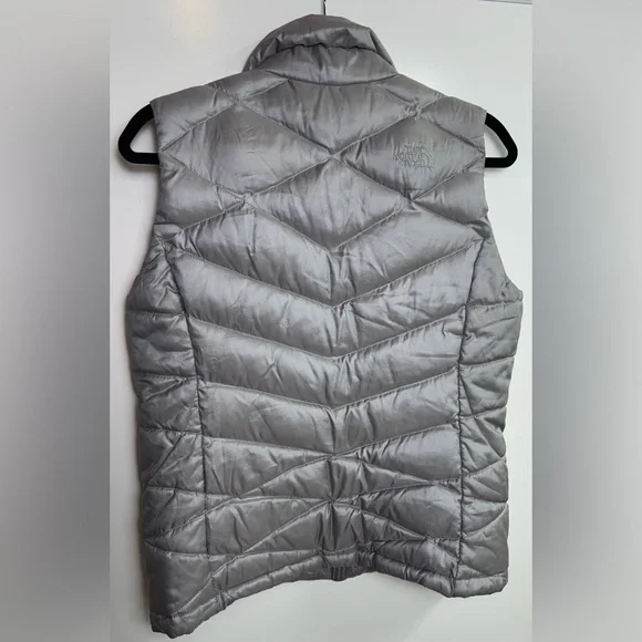 The North Face 550 Fill Down Puffer Vest Women's M Gray Metallic READ - Picture 3 of 14